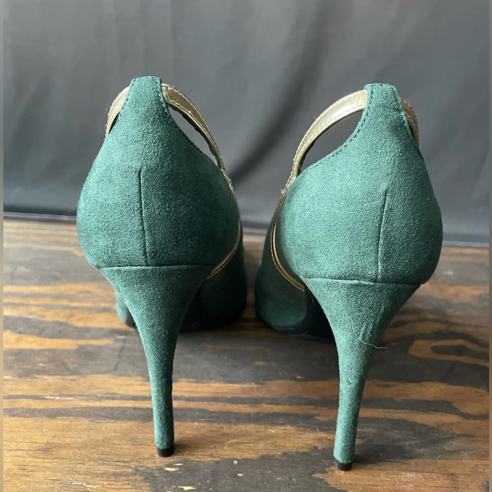 Marc Fisher Women’s Garlene Vegan Suede Pumps Heels Olive Green - Picture 2 of 4